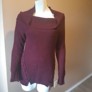 No Boundaries size M (7-9) Burgundy Sweaters